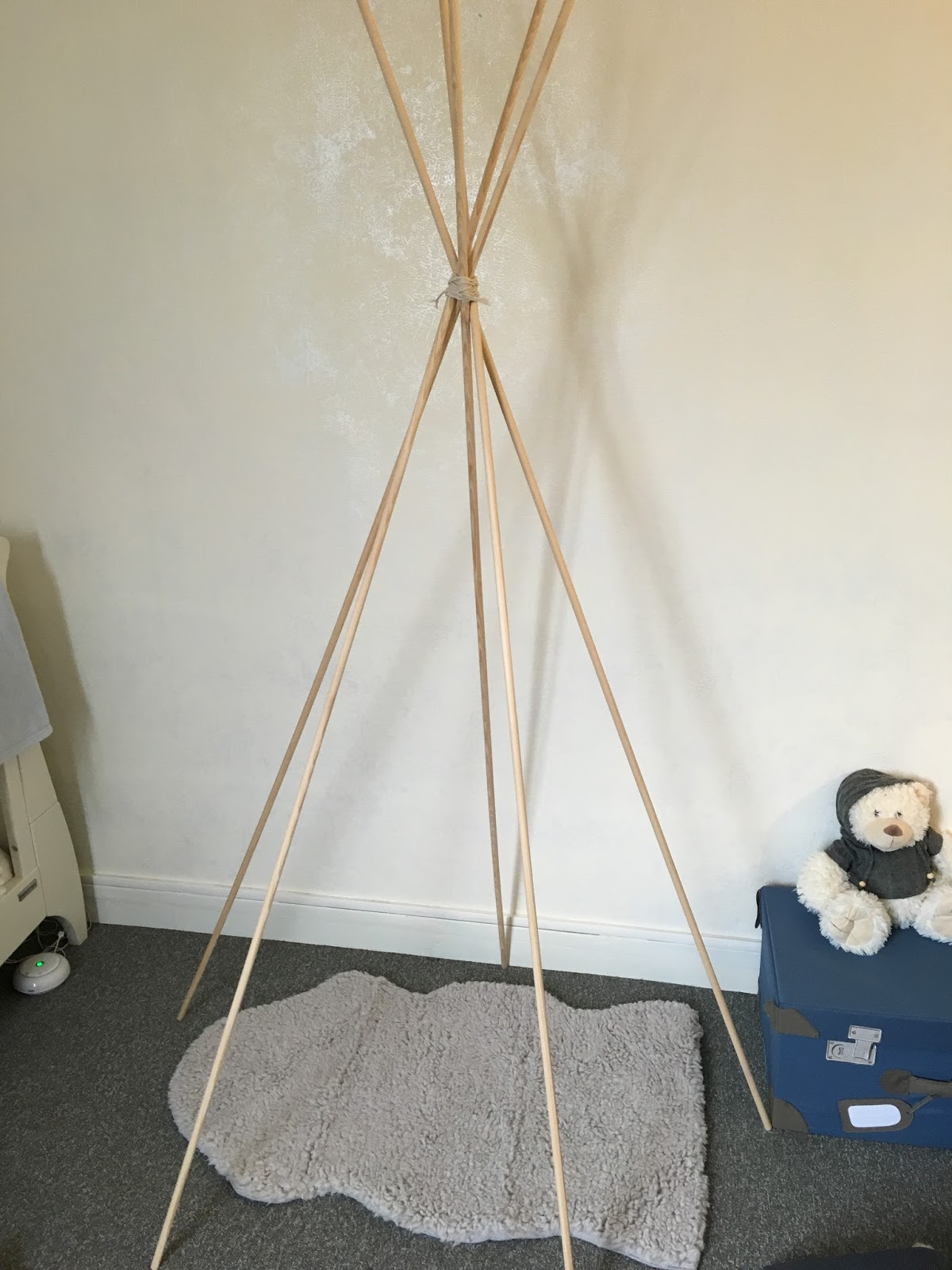 Ourson chéri: diy #1 : fabriquer un tipi pour la chambre de bébé