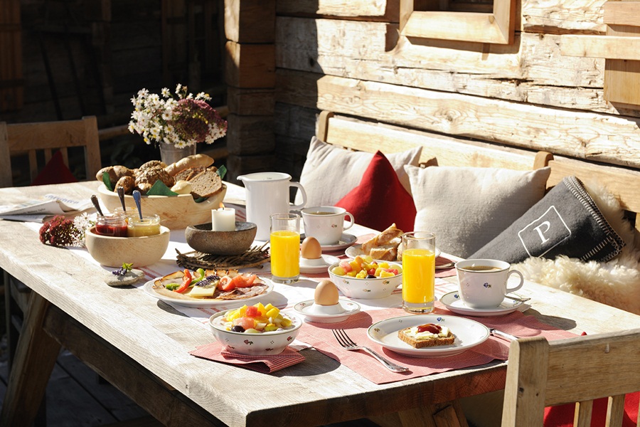 outdoors breakfast table