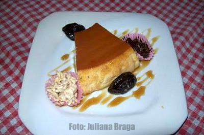 Ristorante La Figa: Pudim e Sucrilhos com Chocolate (branco e negro)