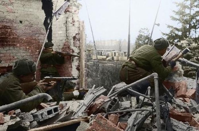 Color Photos of Soviet Soldiers During WWII vintage everyday Color Photos of Soviet Soldiers During WWII vintage everyday