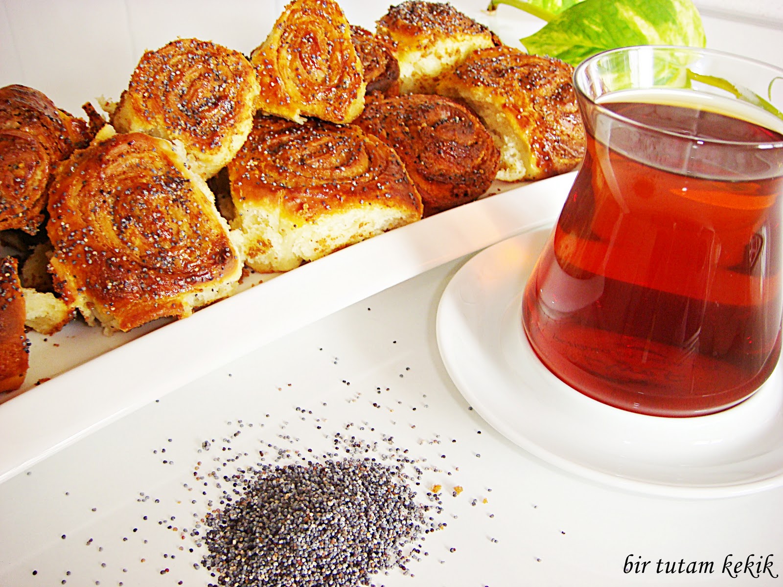 HAŞHAŞLI ÇÖREK VE KARIŞIK PİZZA) Pratik Ev Yemekleri Yemek, Gıda