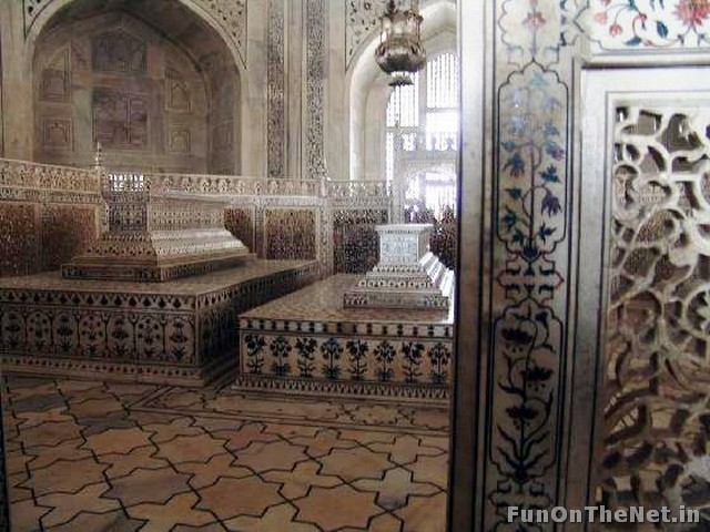 Amazing Scenes Interior Decoration Inside Of Taj Mahal