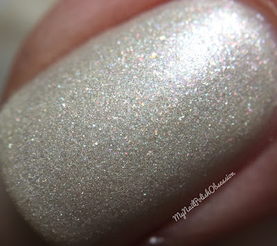 Zoya Matte Velvet Holiday; Sue Zoya Matte Velvet Holiday; Sue