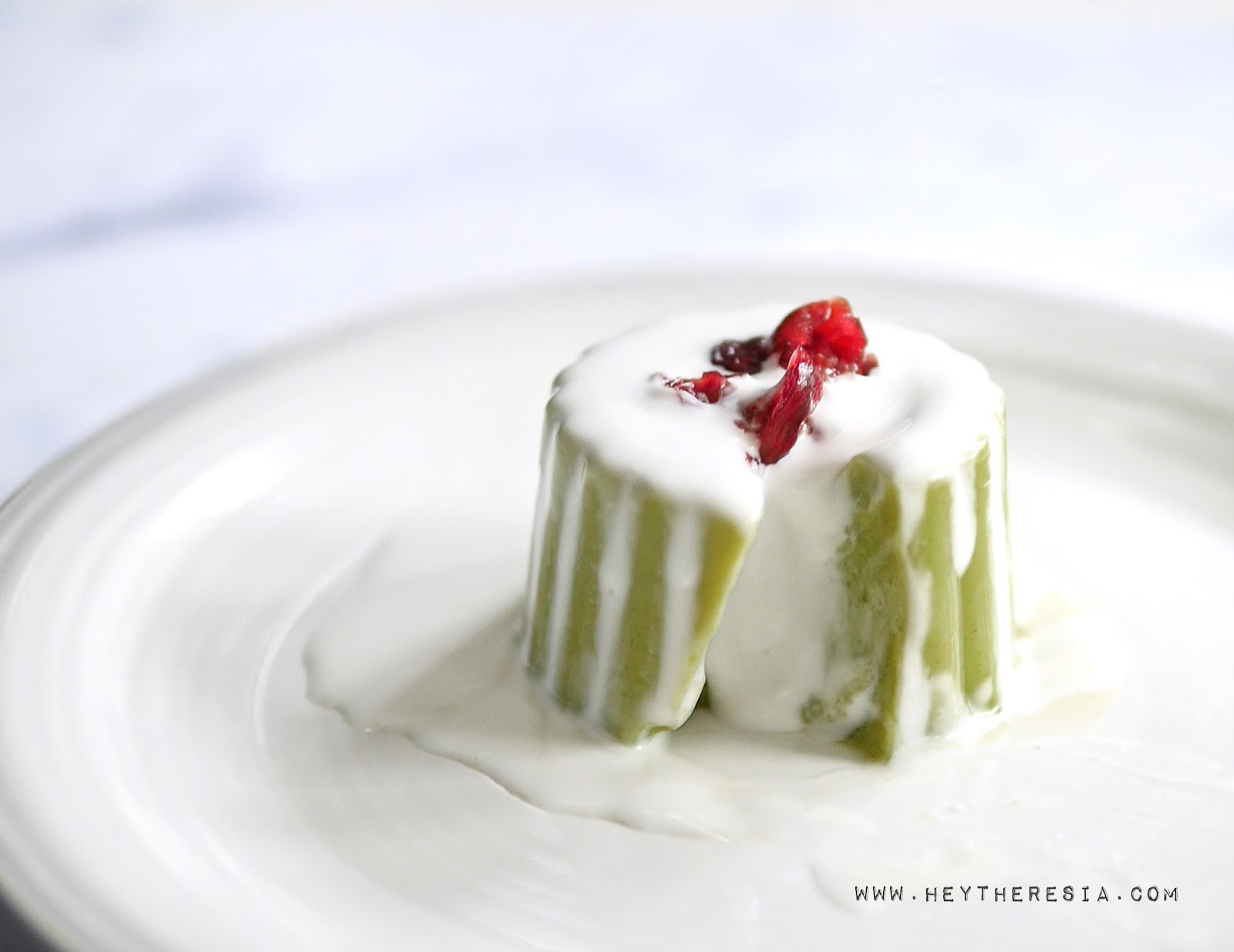 Resep Silky Matcha Green Tea Pudding with Coconut Sauce Recipe