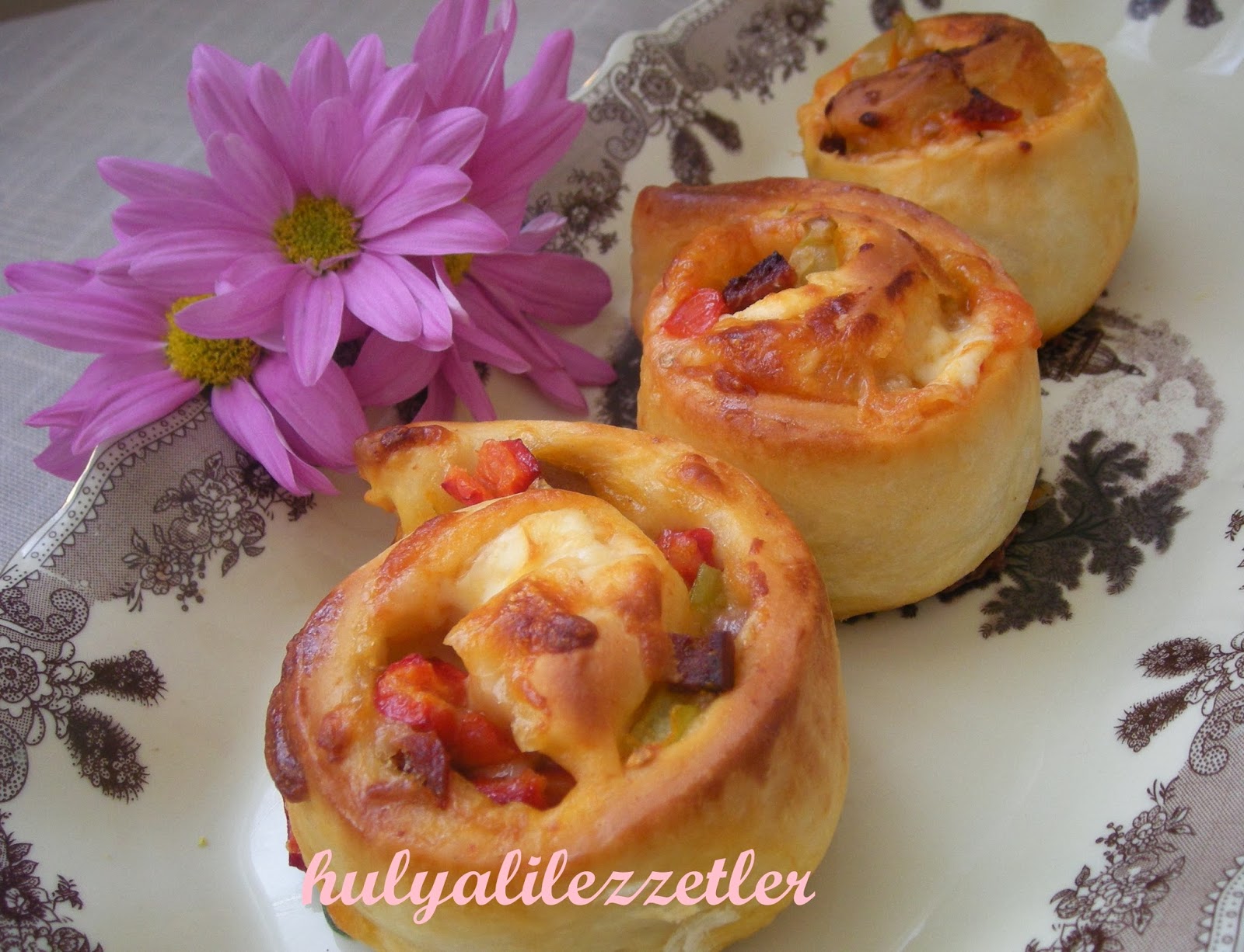 hülyalı lezzetler Rulo Pizza