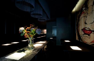 Was Schickes Nika Art Vernissage