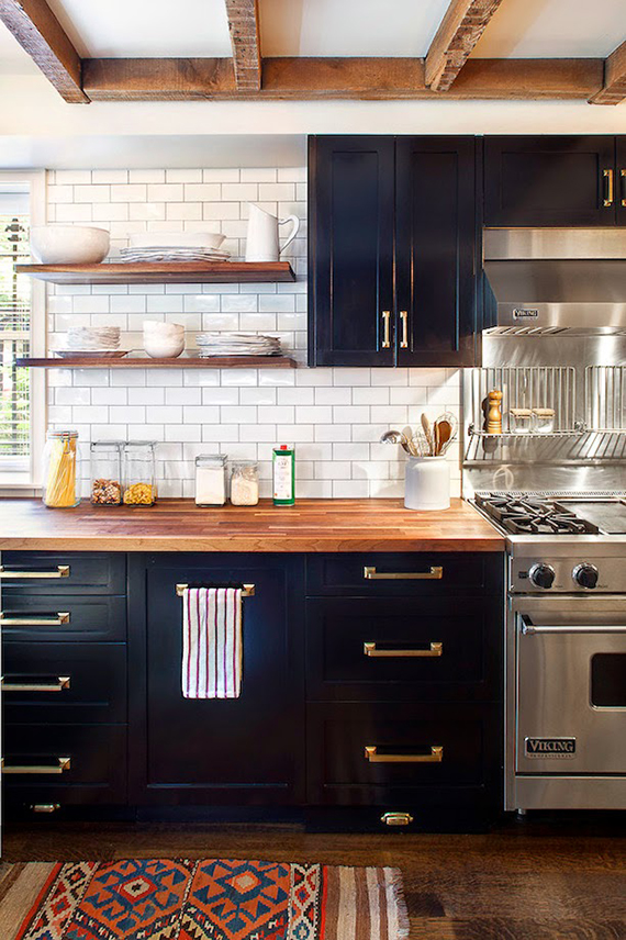 Sophisticated kitchen | Image by Jessica Glynn via Blair Harris Interior Design 