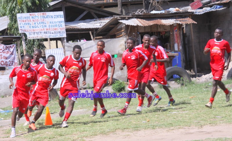 BABA UBAYA AREJEA MAZOEZINI SIMBA - SALEH JEMBE