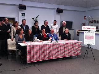 Sandra Cabrera colabora con el I Mercadillo Solidario en favor de Cáritas y el Hogar Betania La+foto+(2)