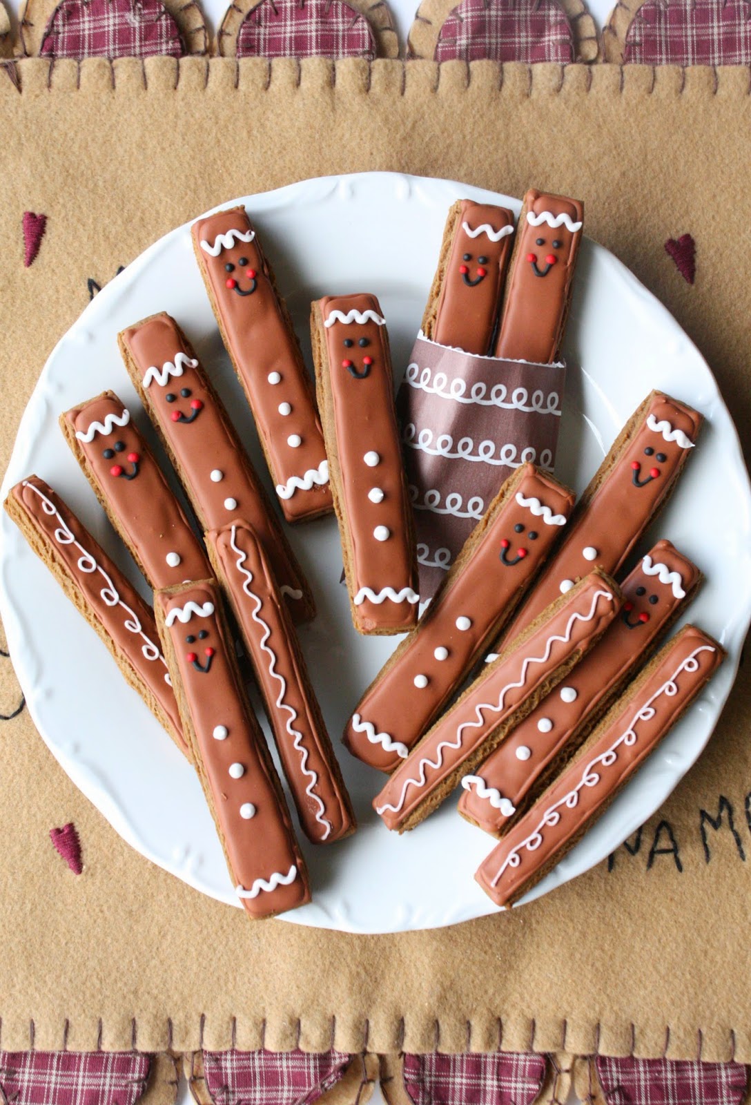 Gingerbread Men Cookie Sticks - Munchkin Munchies|| 15 Fun Gingerbread Cookies Kids Will Love!