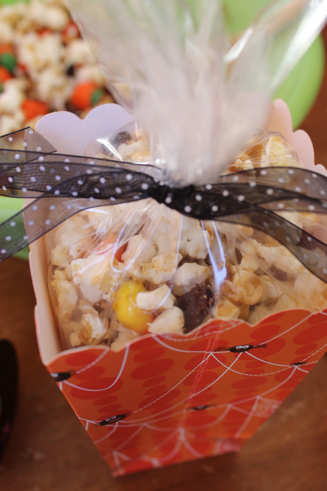 "Isabelle Thornton" Le Chateau des Fleurs Cute Halloween Teacher's