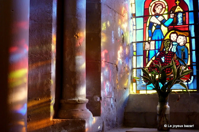 Senlis - cathedrale - vitraux et reflets