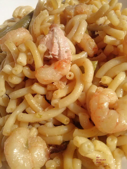 Fideos Con Gambas Y Salmón
