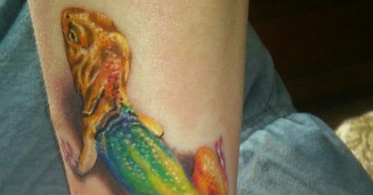Realistic 3D colorful lizard tattoo on arm - World Amazing Tattoos