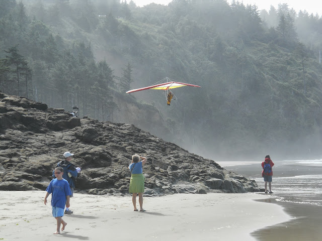 hang glider at Cape Lookout State Park