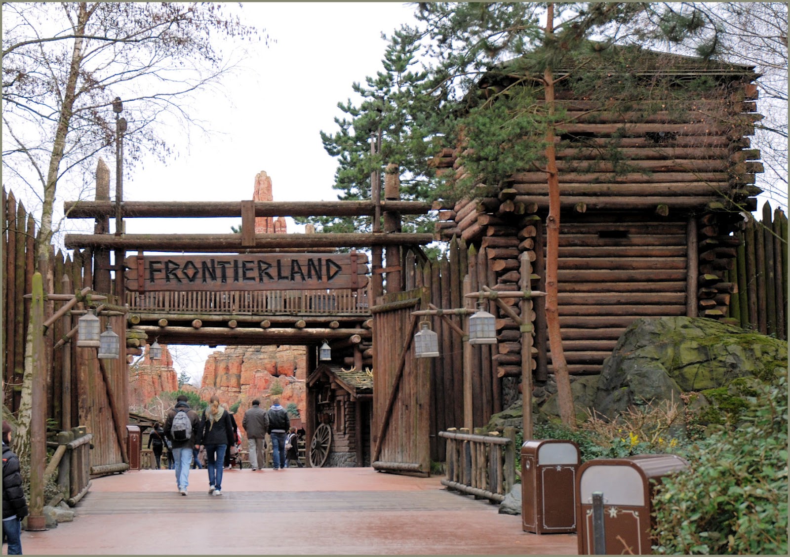 DF'82: The Camp At Frontierland