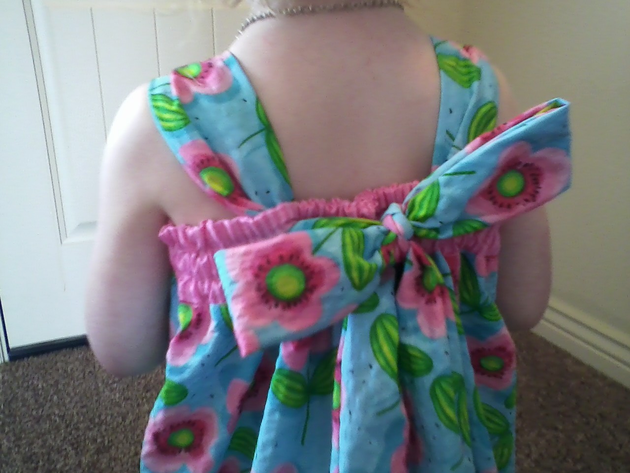 Sewin Sanity: Back Tie Bow Dress