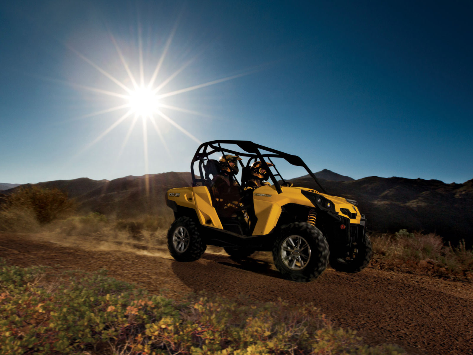 Commander 1000 DPS 2013 CanAm ATV pictures and specifications