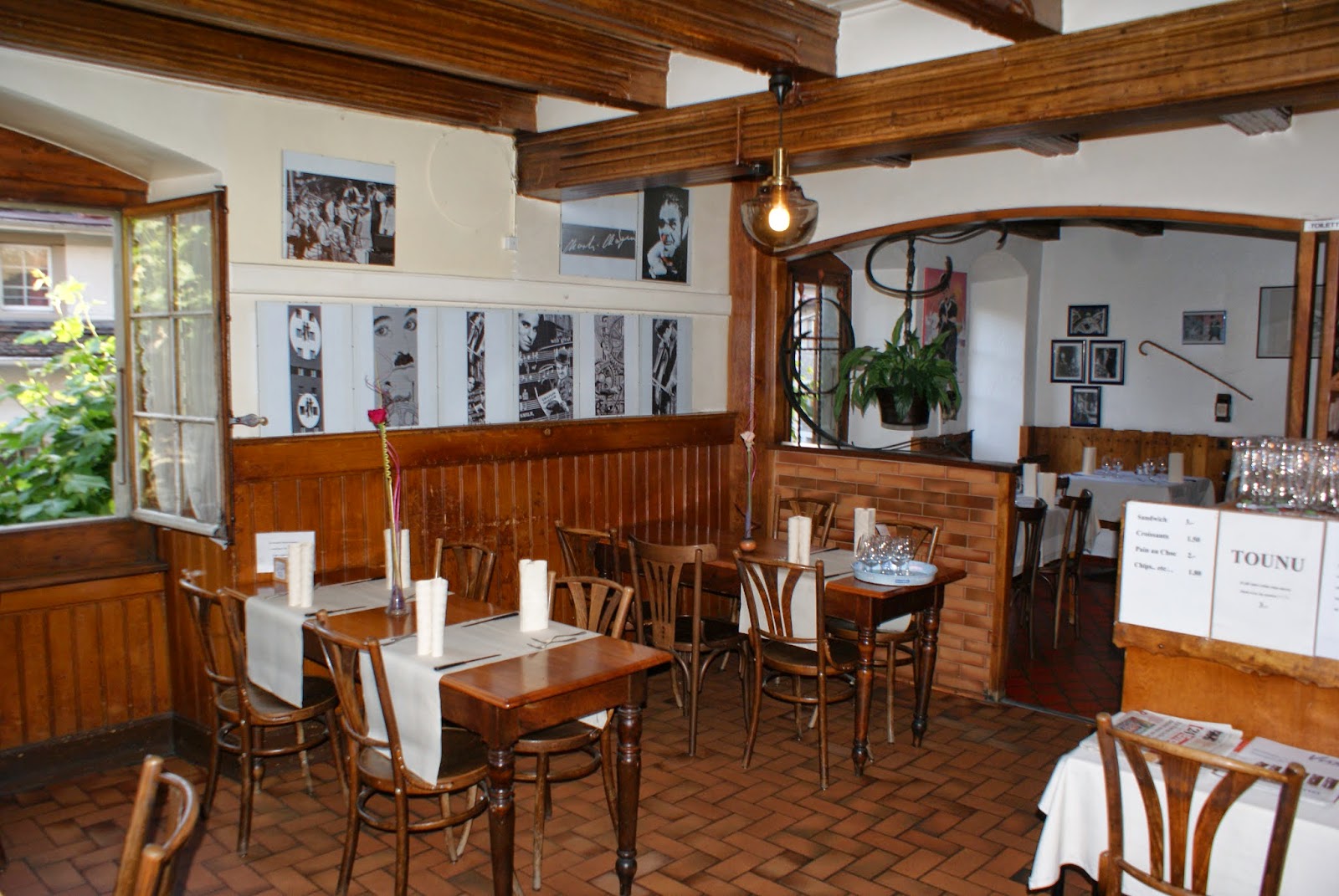 Encore des histoires de bouffe Café de la Place, CorsiersurVevey