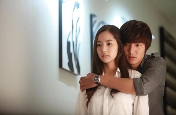 Foto-Foto Park Min Young Pemain City Hunter Drama Korea