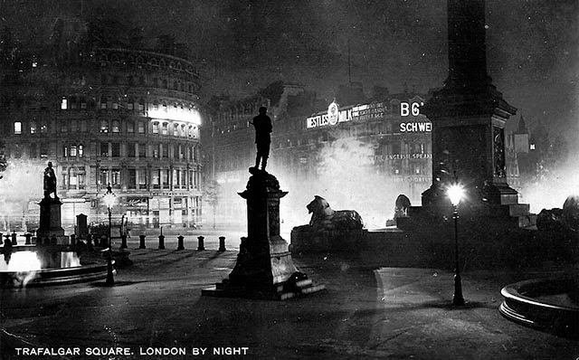 Stunning Image of Trafalgar Square in 1939 