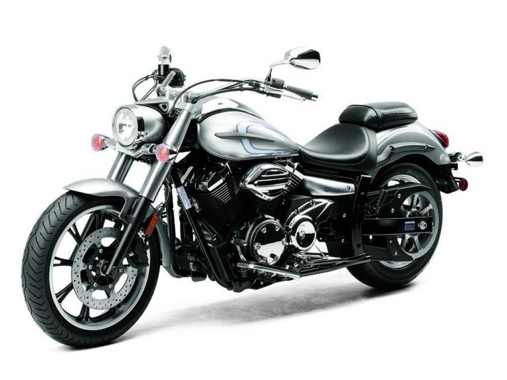 2012 Yamaha V Star 950 High Energy motorboxer