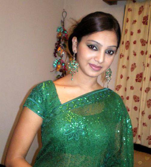 Hot indian girl saree picture