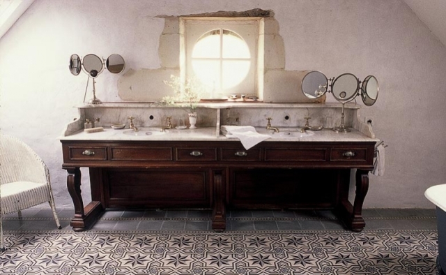UNA EXTRAORDINARIA CASA DE CAMPO FRANCESA [] EXTRAORDINARY FRENCH FIELD