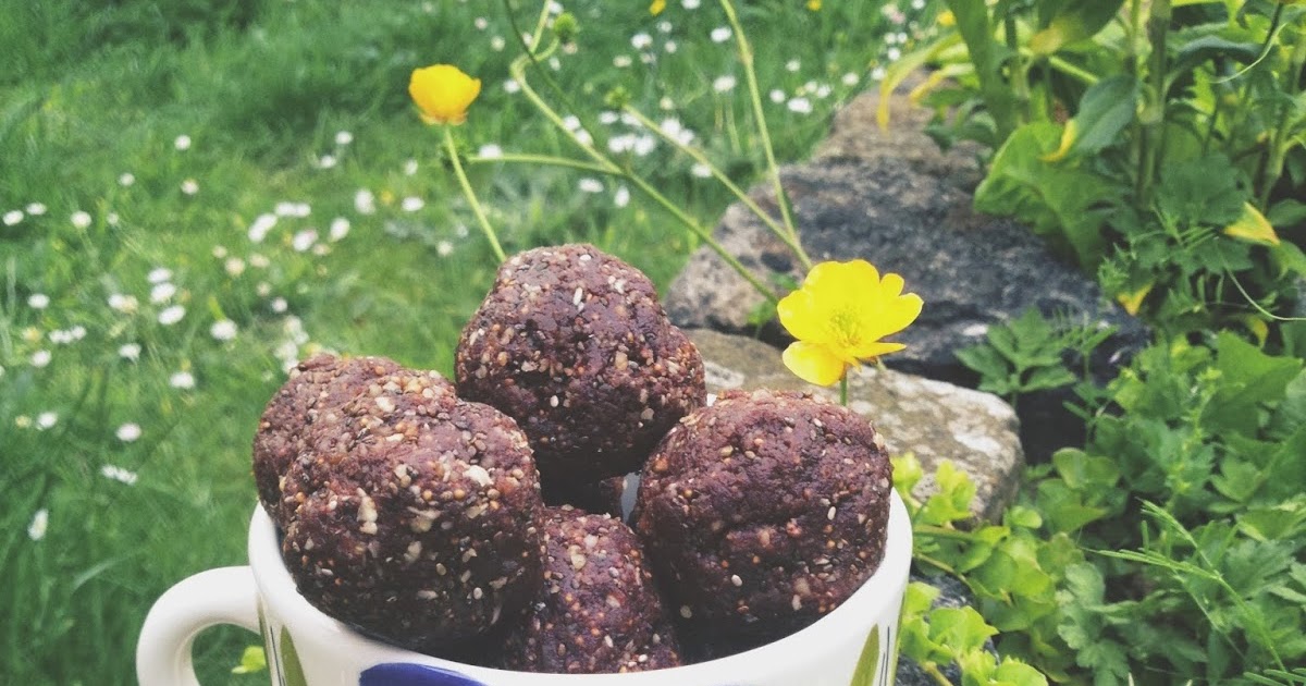 Superfood Siobhan Cacao, Fig and Walnut Balls