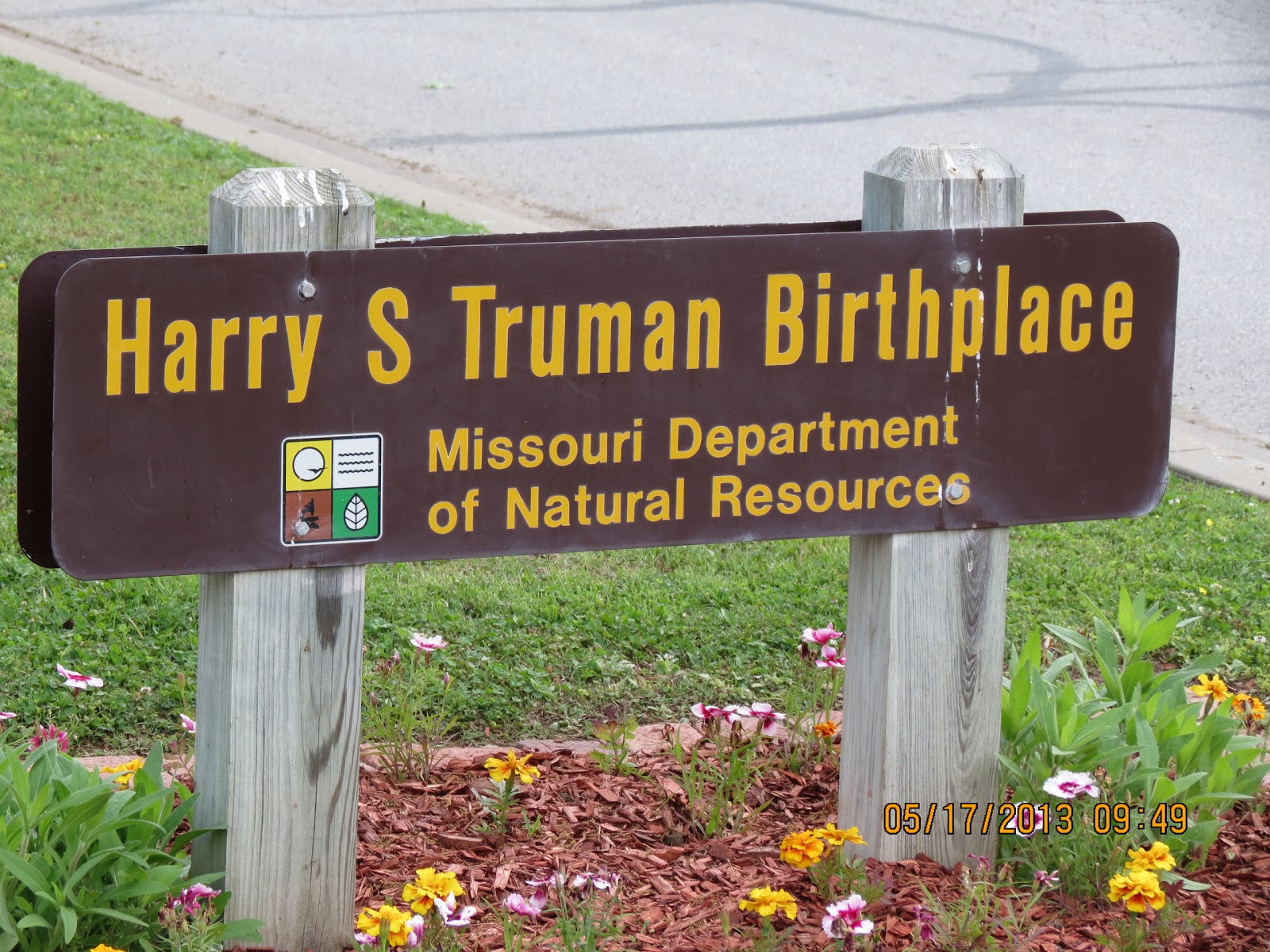 Grandpa Bill and Black Beauty Travel Truman Birth Place, Lamar