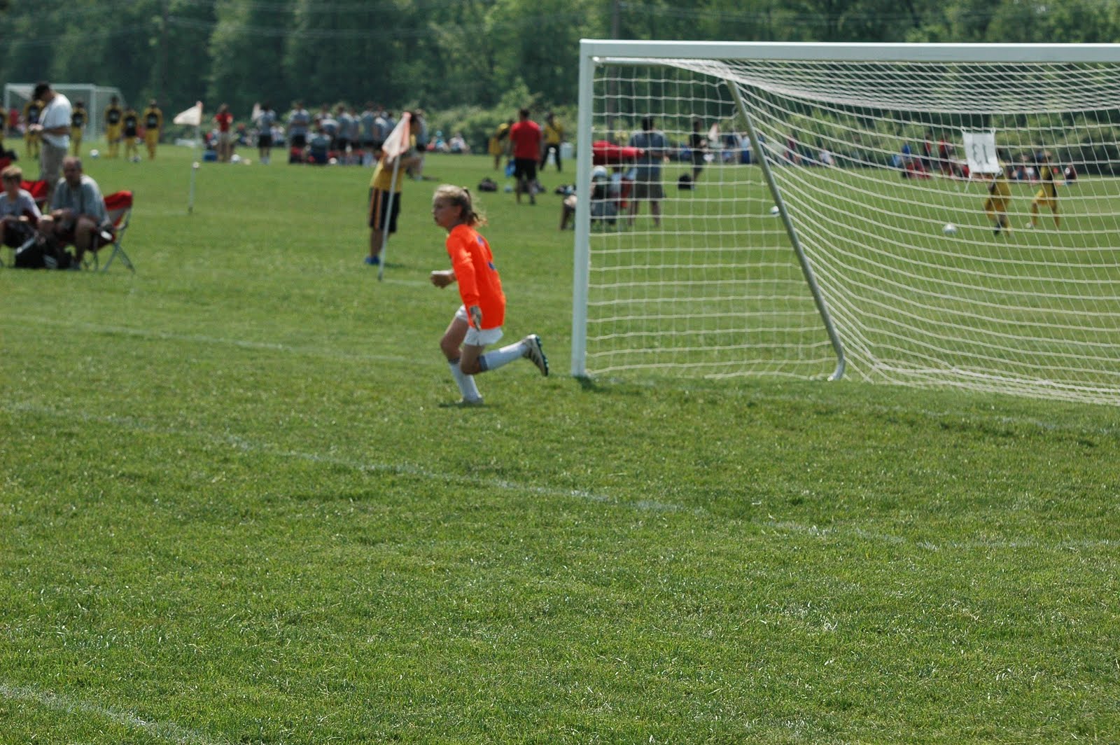 STATS DAD Youth Soccer Goalie Facing an Opponent 1v1