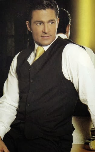 Resultado de imagen de LAS MEJORES FOTOS DE FERNANDO COLUNGA