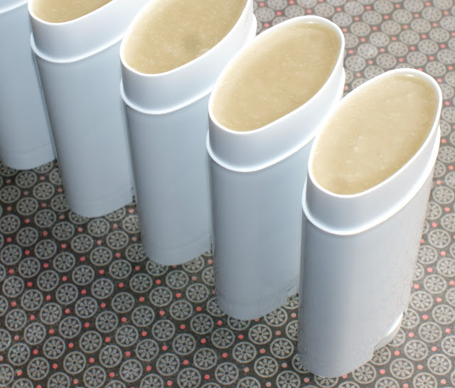 How to make natural handmade deodorant - DIY Lavender Patchouli Deodorant Recipe with printable labels How to make natural handmade deodorant - DIY Lavender Patchouli Deodorant Recipe with printable labels