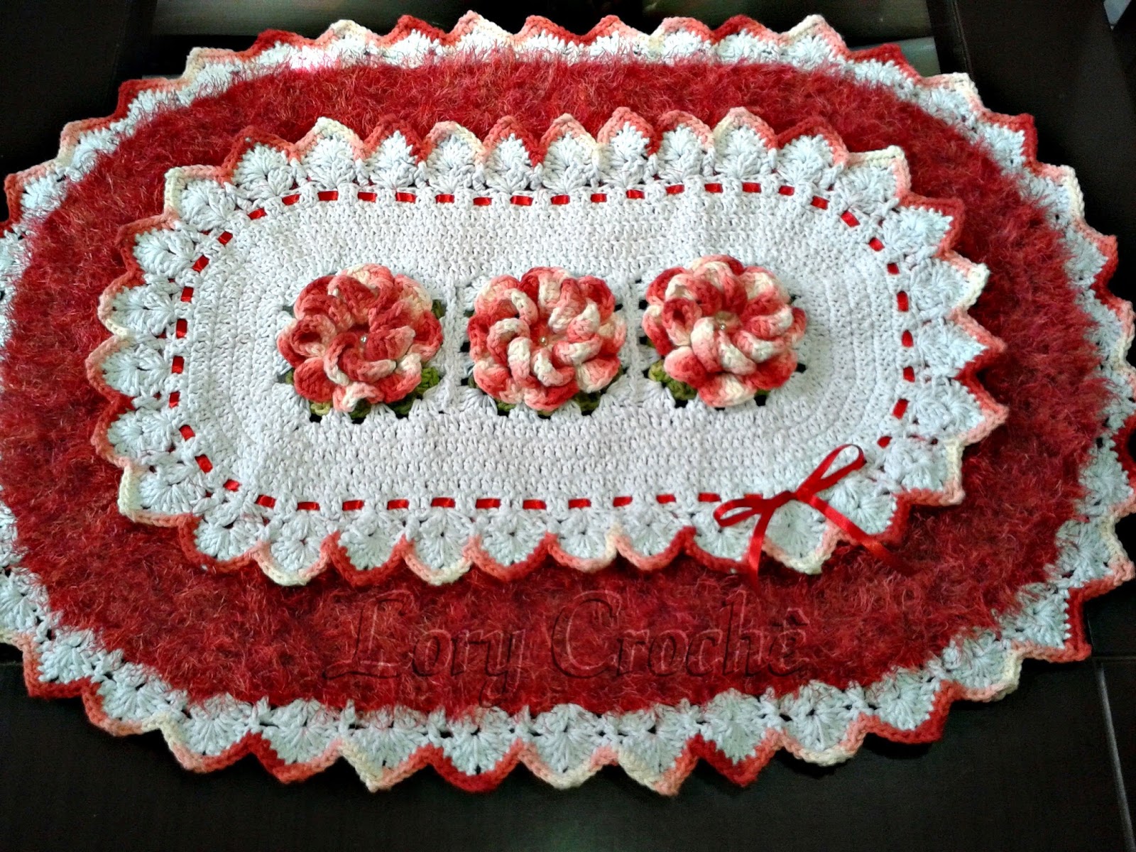 Tapete Rosa Franzida Com Miolo : Lory Croch?: Tapetes Decore Vermelho Tapete Rosa Franzida Com Miolo : Lory Croch?: Tapetes Decore Vermelho