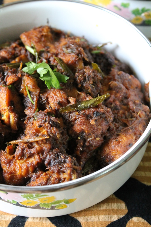 YUMMY TUMMY: Dry Pepper Chicken - Indian Style