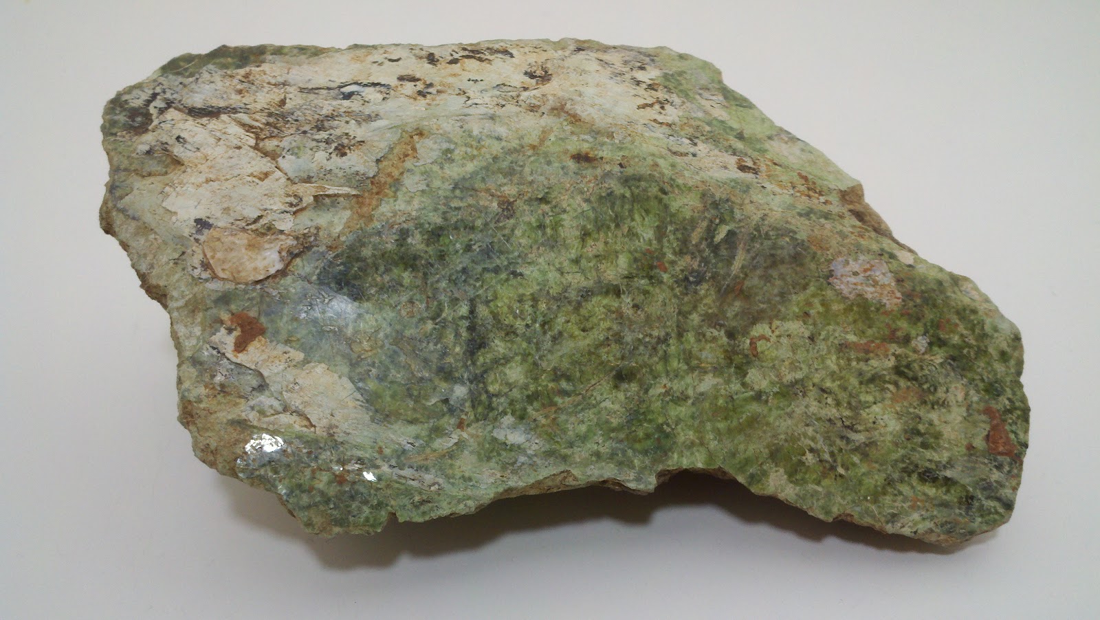 Antigorite MineralsNET