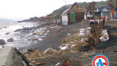Gelombang Pasang Terjang Desa Sangiang-Wera, 33 Rumah Rusak