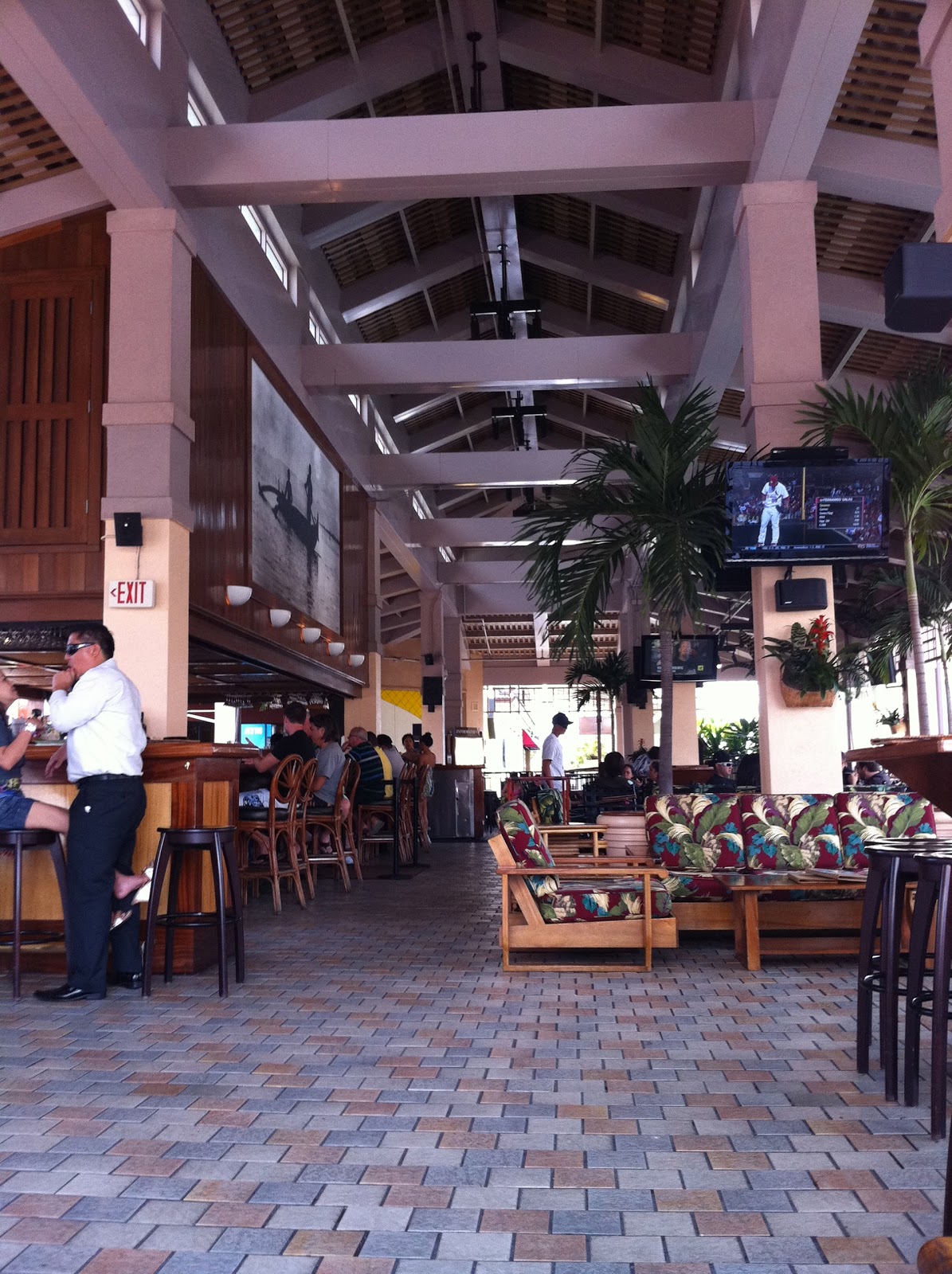 TASTE OF HAWAII: MAI TAI BAR - ALA MOANA SHOPPING CENTER