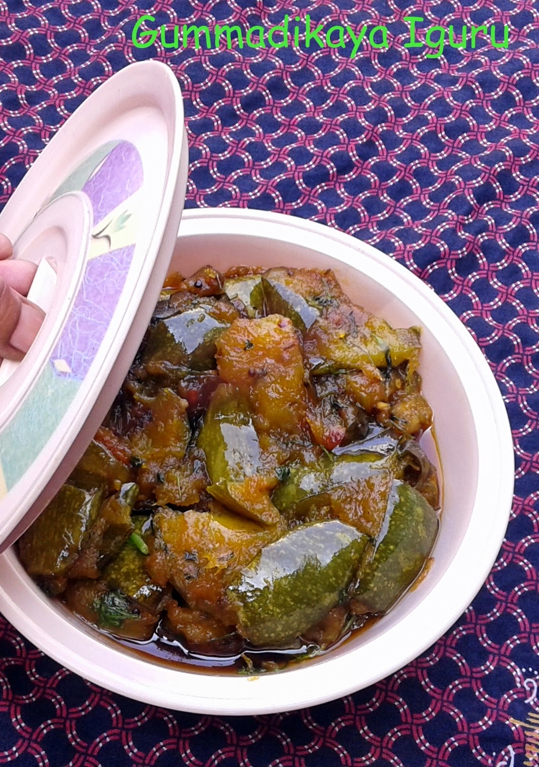 Sreshta's Kitchen: Gummadikaya Iguru / Pumpkin Curry