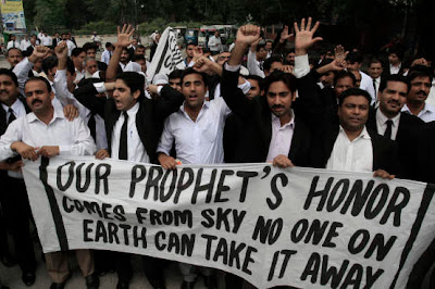 Al Qaeda apela a ataques contra embaixadas dos EUA Al Qaeda apela a ataques contra embaixadas dos EUA