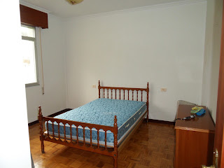 ...Y la casa sin barrer: Dormitorio de los niños.