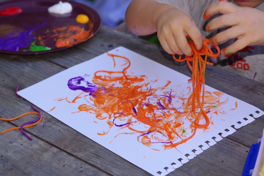 Kraftyguts Kids Craft Idea Spaghetti Painting