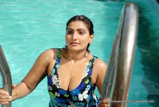 Spokane wife looking for a fuck Babilona in bikini