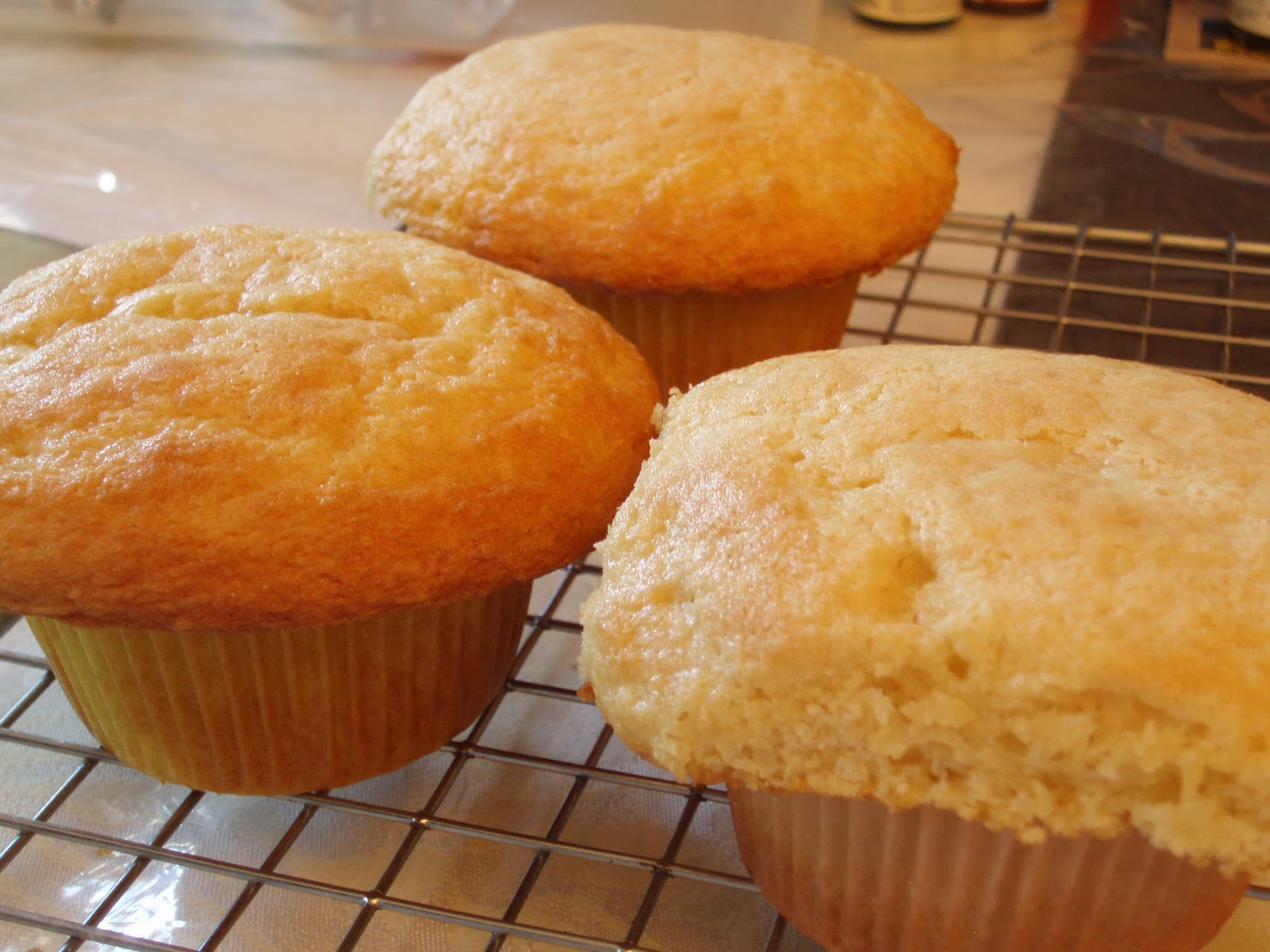 Open Mouth Insert Food Pound Cake Muffins