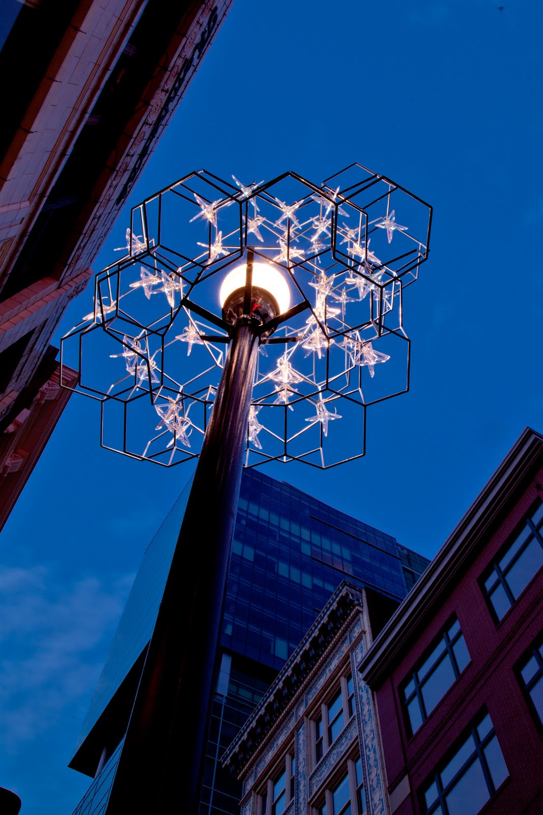 Market Square Pittsburgh Sparkle Plenty In The But The Real High Watt Driving Force Behind Diamond Diamonds Is Carin Mincemoyer A Cmu Grad Renowned Artist Led Team Of Welders Laser Cutters And