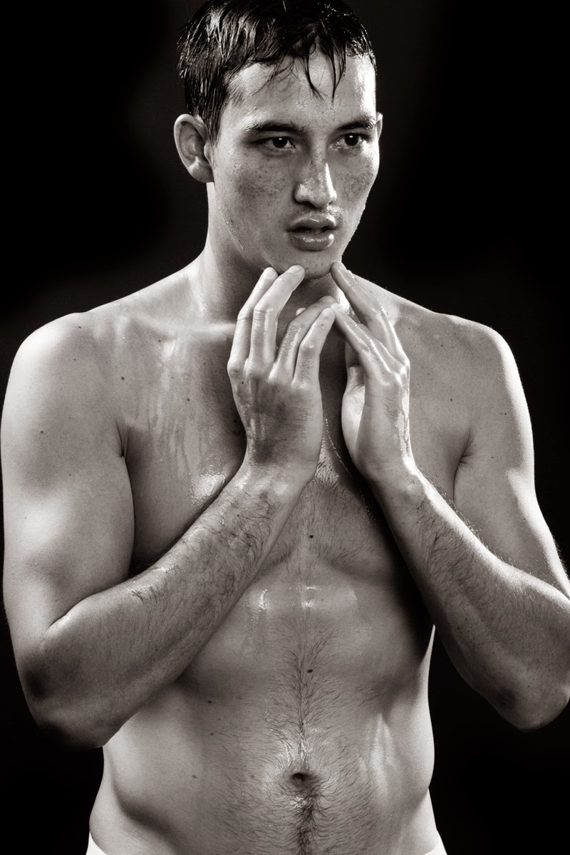 Mike Lewis Shirtless Sixpack
