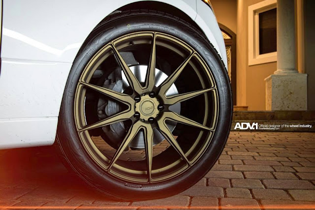 Range Rover HSE on ADV10.1 M.V1 CS - ADV.1 Wheels