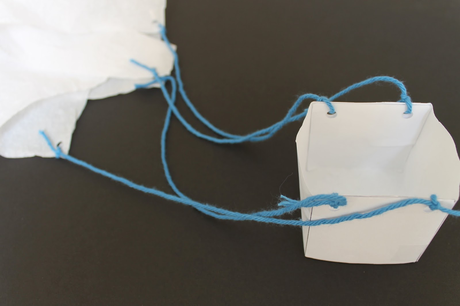 Serving Pink Lemonade Toy Parachute with free template to make your own!