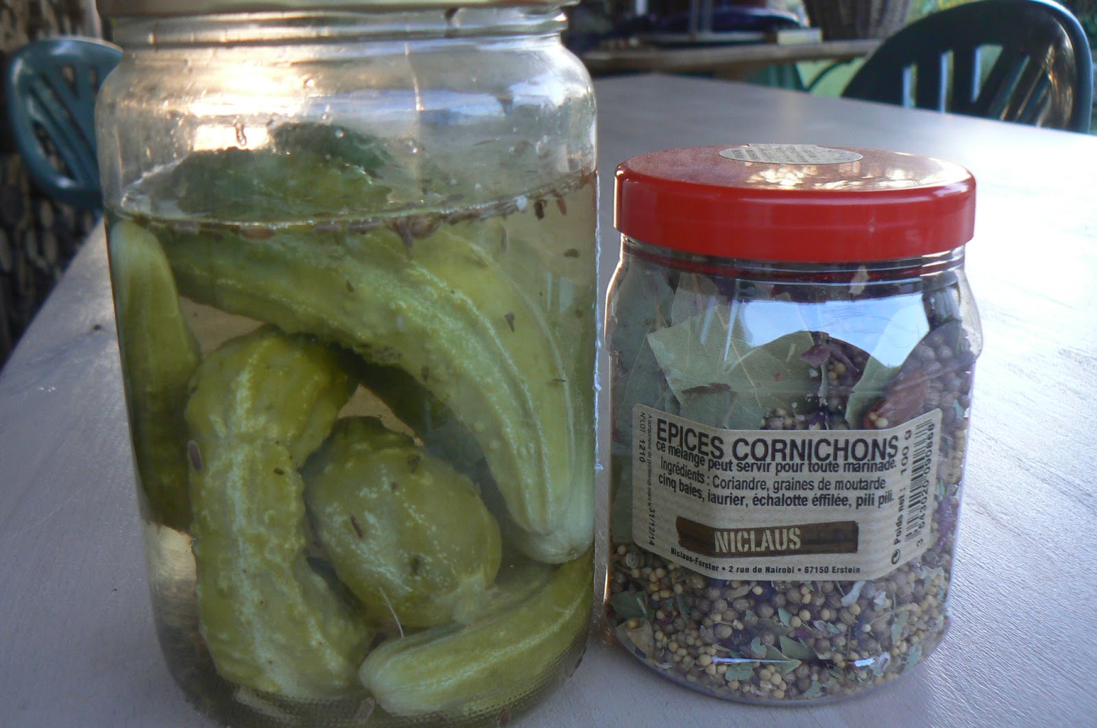 Les yeux, les pieds sur Gaïa cornichons stérilisés en bocaux