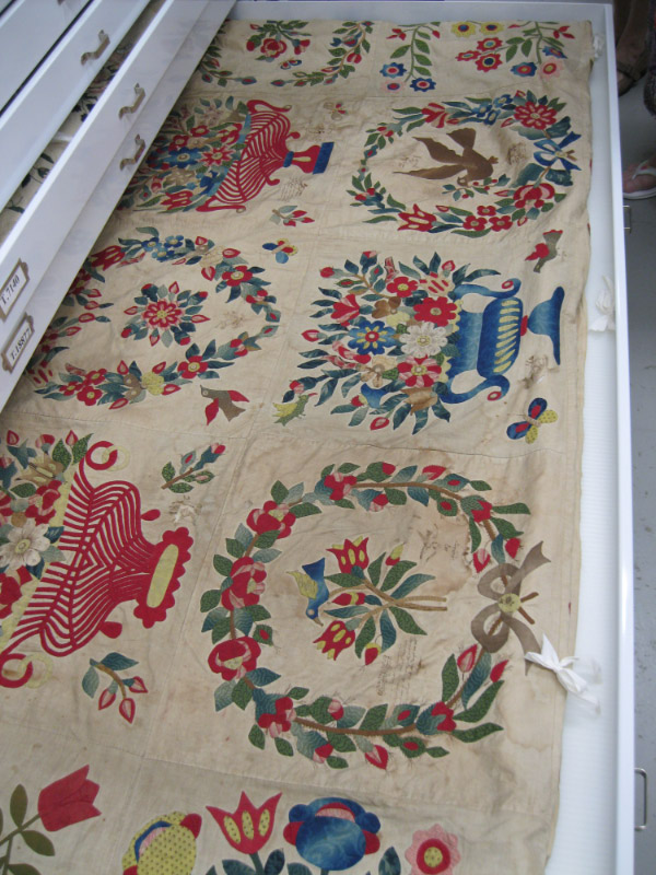 ICandyQuilts Smithsonian quilt tour